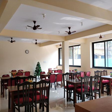 Dom'S Inn Калангуте Екстериор снимка