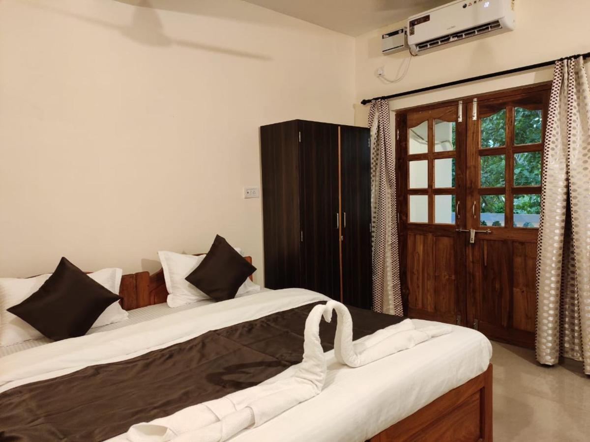Dom'S Inn Калангуте Екстериор снимка