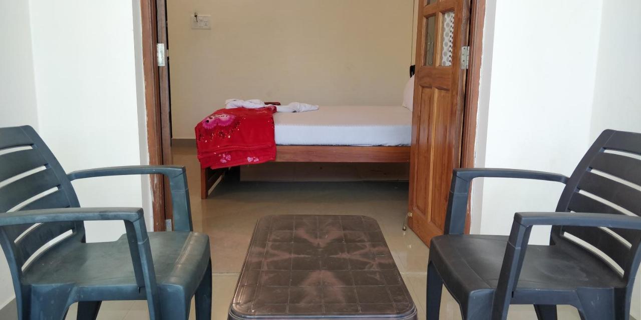 Dom'S Inn Калангуте Екстериор снимка