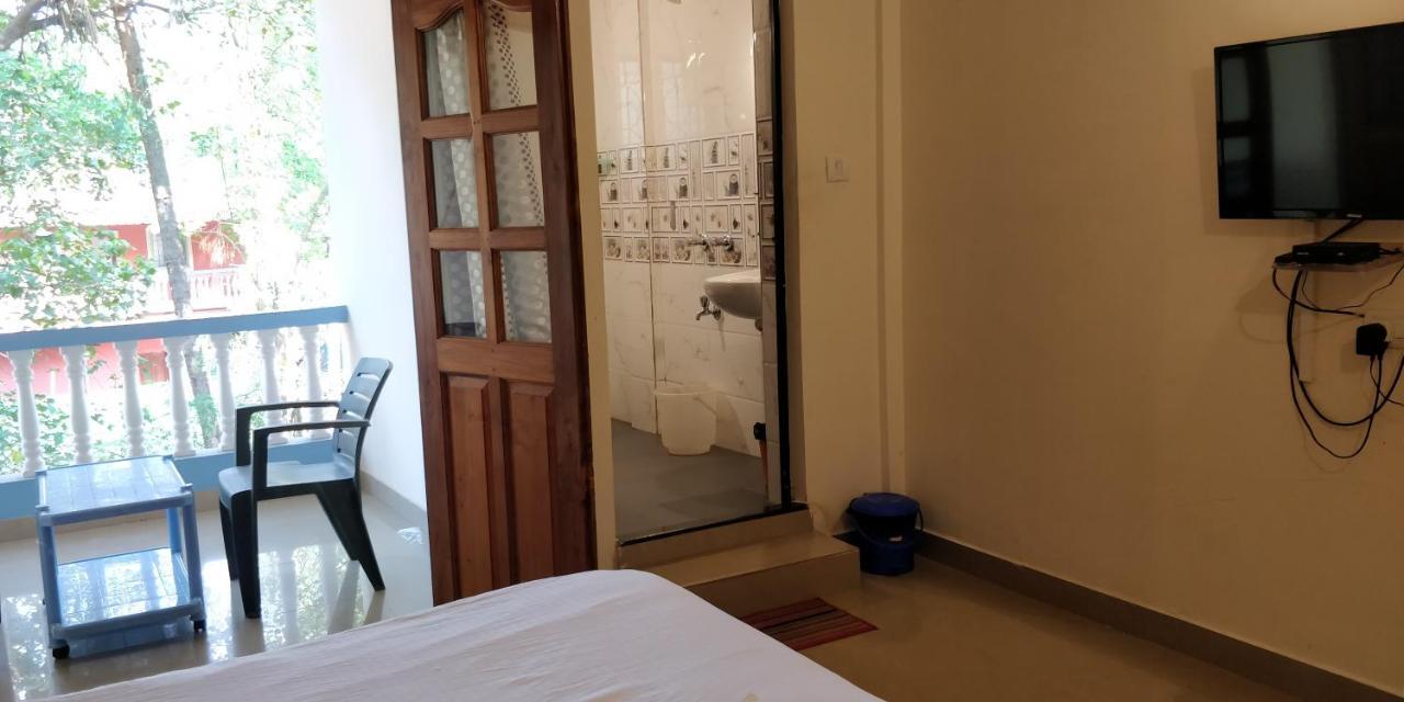 Dom'S Inn Калангуте Екстериор снимка