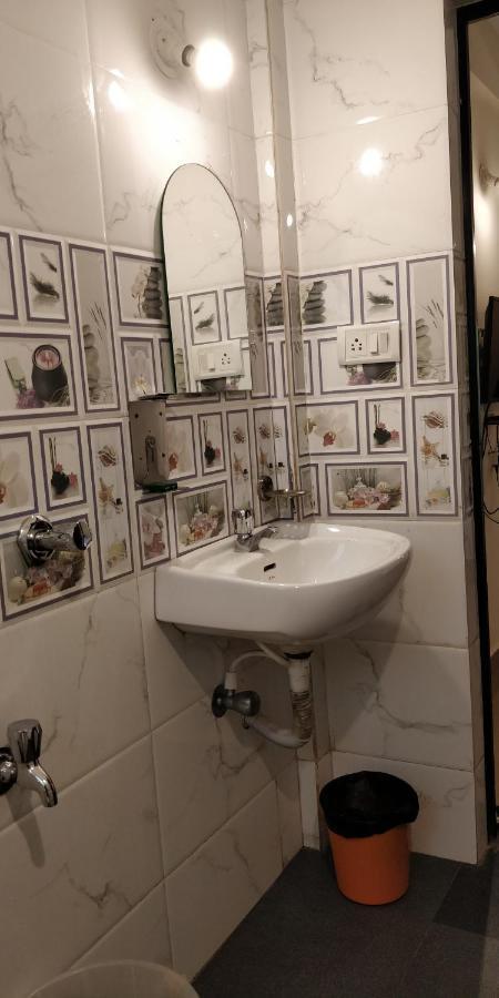 Dom'S Inn Калангуте Екстериор снимка